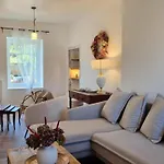 Marguerite à Saint-haon-le-châtel, Animaux Admis, Wifi, Jardin - Fr-1-496-371
