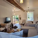 Marguerite à Saint-haon-le-châtel, Animaux Admis, Wifi, Jardin - Fr-1-496-371