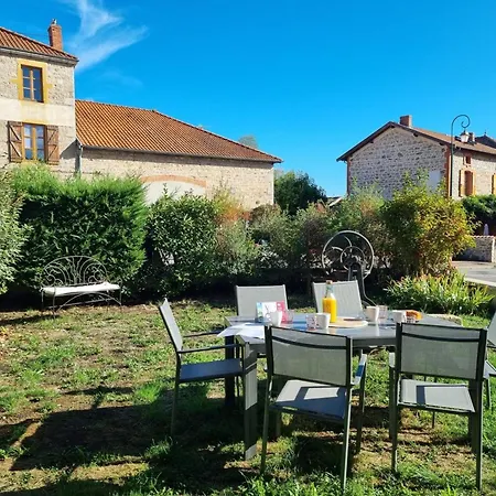 Charme Et Confort A Saint-haon-le-chatel, Animaux Admis - Fr-1-496-371 *